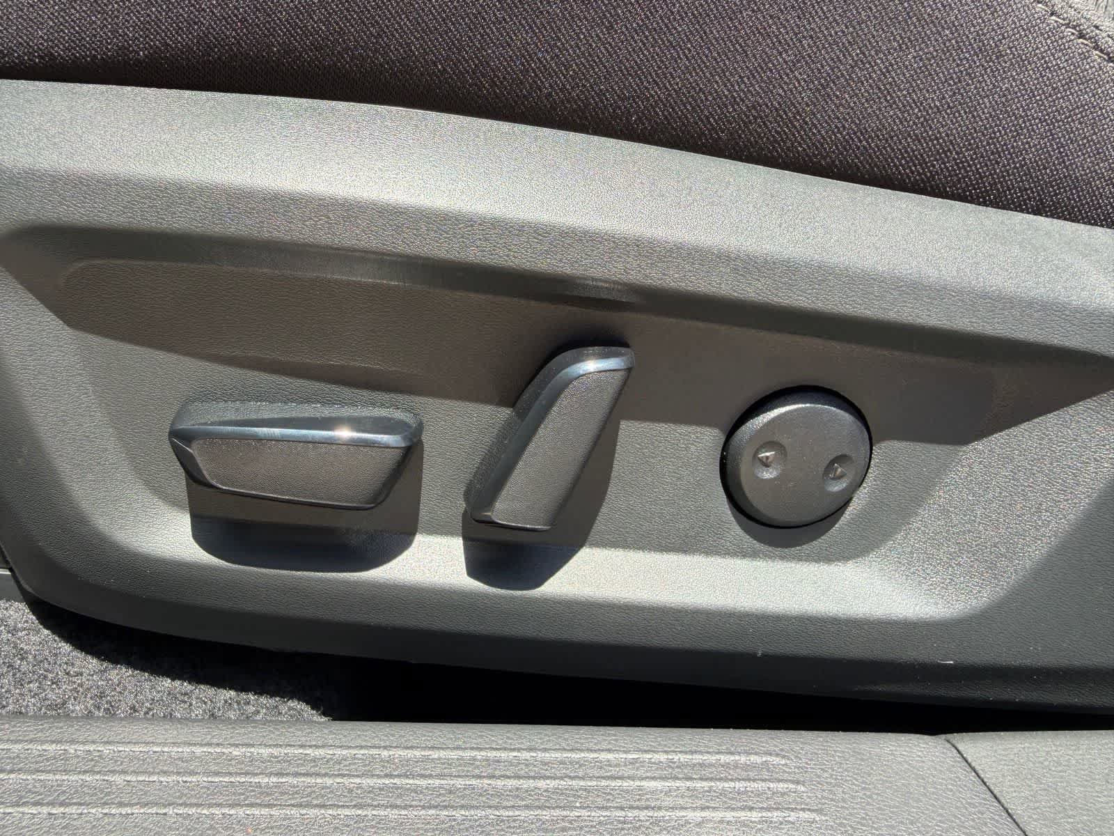 New 2026 Nissan Rogue SV FWD image 15