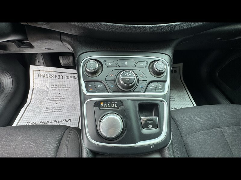 Used 2015 Chrysler 200 Limited w/ Convenience Group FWD image 19