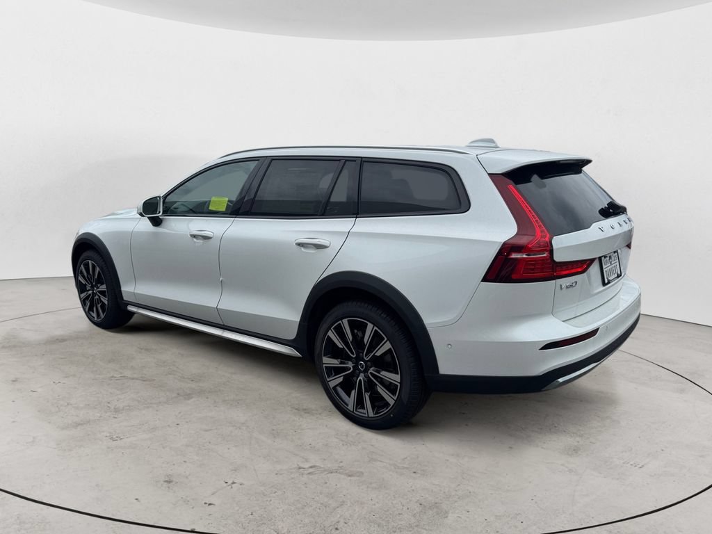 New 2026 Volvo V60 B5 Cross Country Ultra w/ Climate Package AWD/4WD image 3