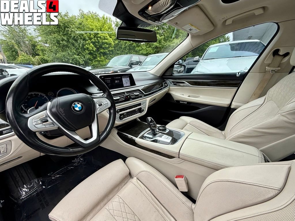 Used 2018 BMW 740i RWD image 18