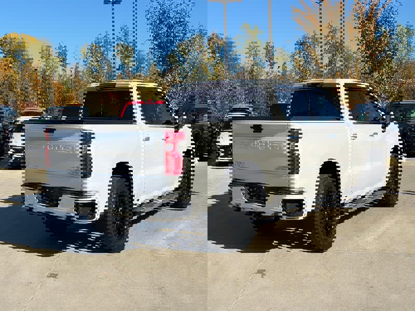 Used 2019 Chevrolet Silverado 1500 High Country w/ Z71 Off-Road Package image 12