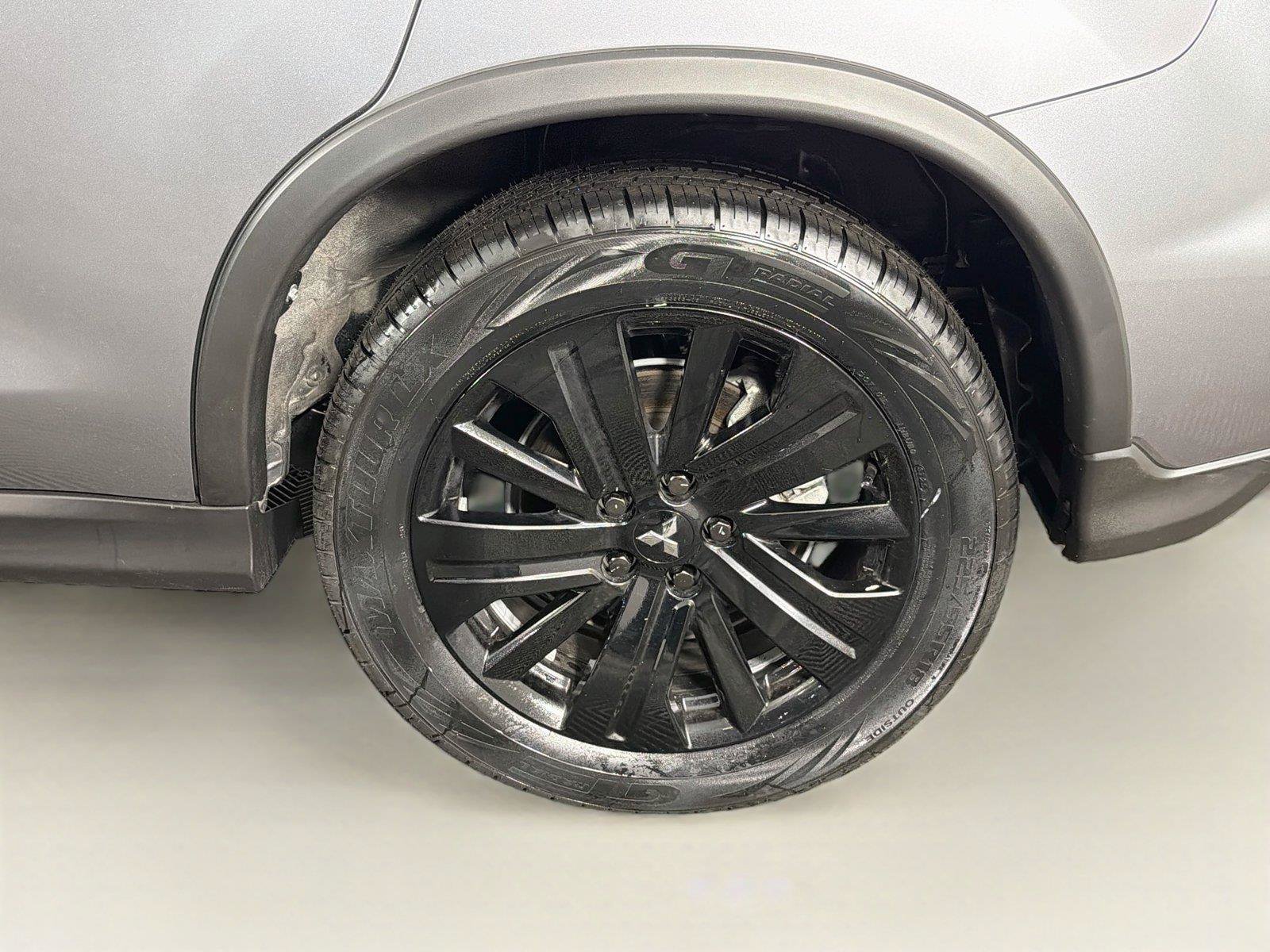Used 2025 Mitsubishi Outlander Sport LE AWD/4WD image 35