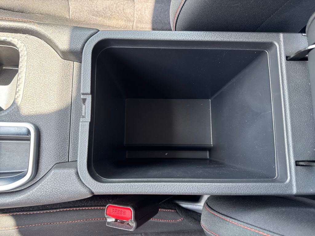 Used 2025 Nissan Sentra SR FWD image 36