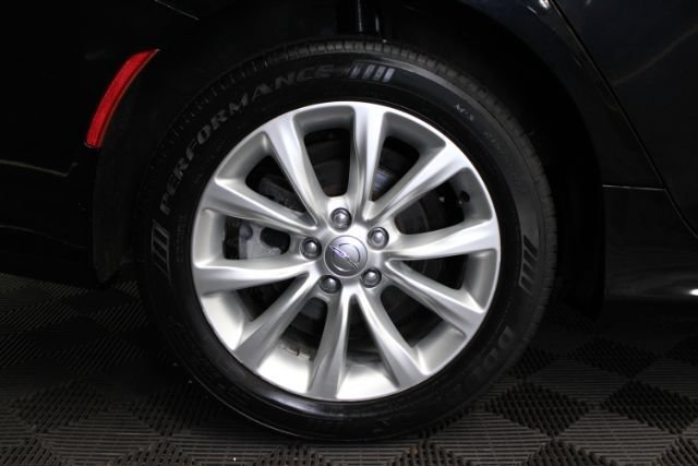 Used 2015 Chrysler 200 C w/ Navigation & Sound Group I FWD image 5