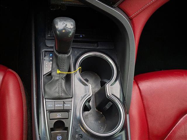 Used 2020 Toyota Camry XSE image 12