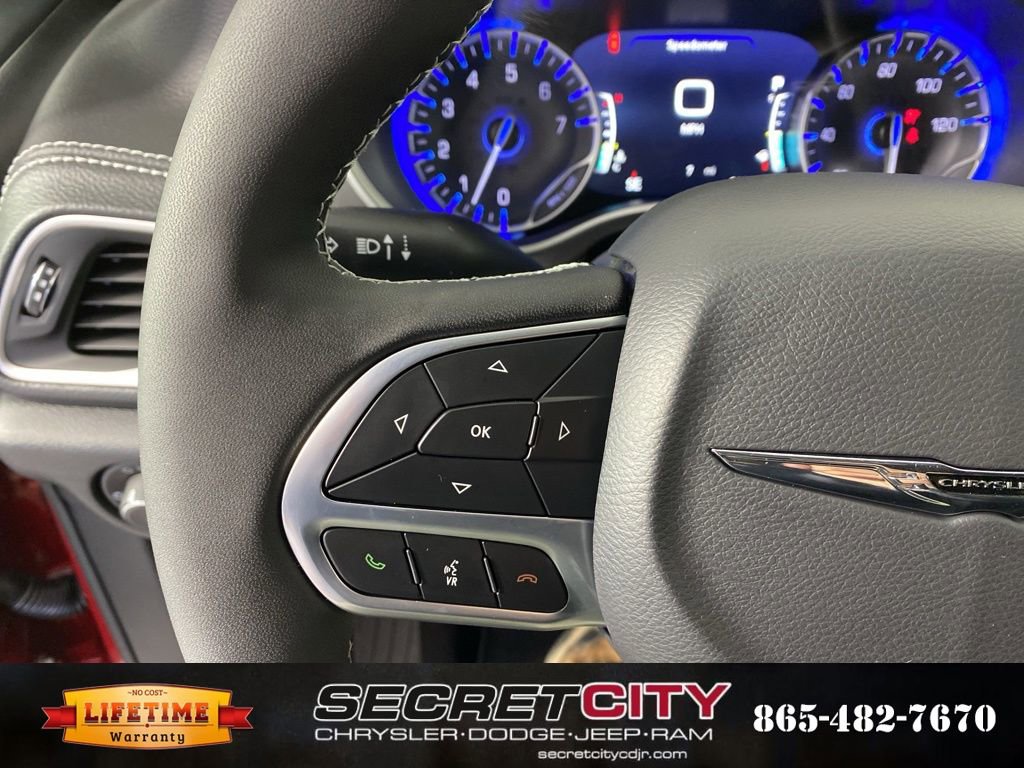 New 2026 Chrysler Pacifica Select image 16