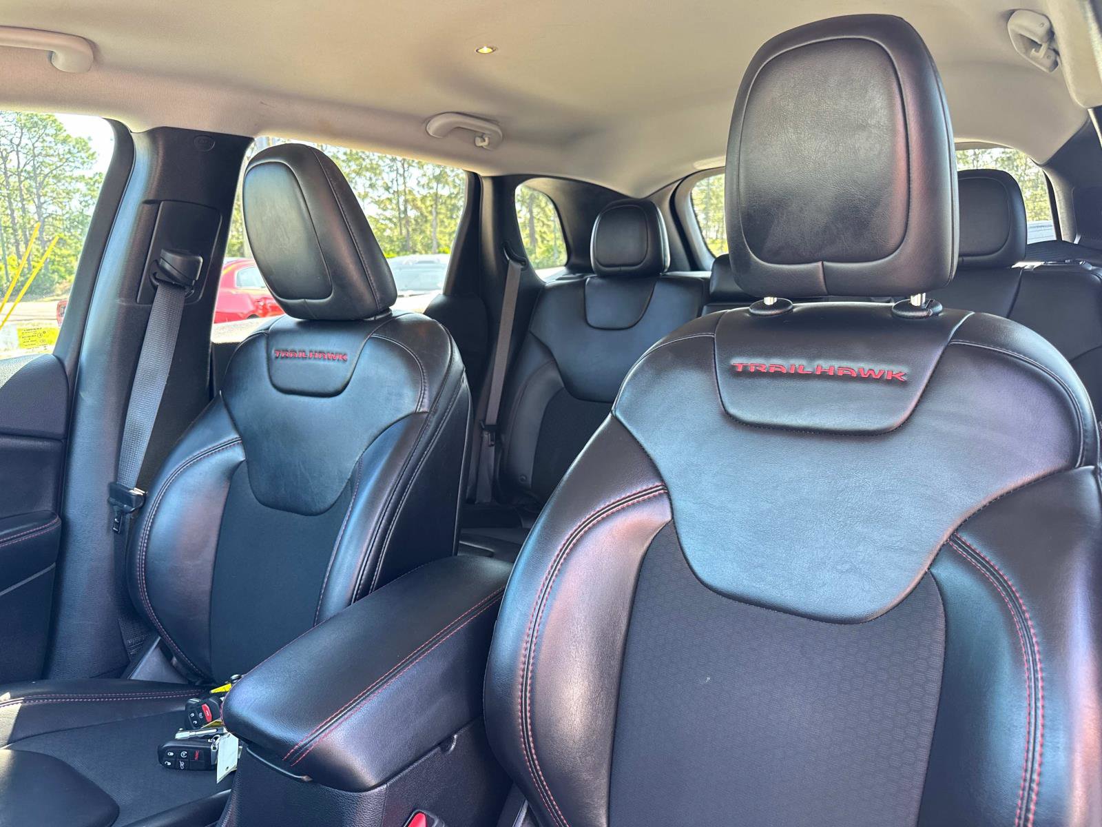 Used 2019 Jeep Cherokee Trailhawk AWD/4WD image 20