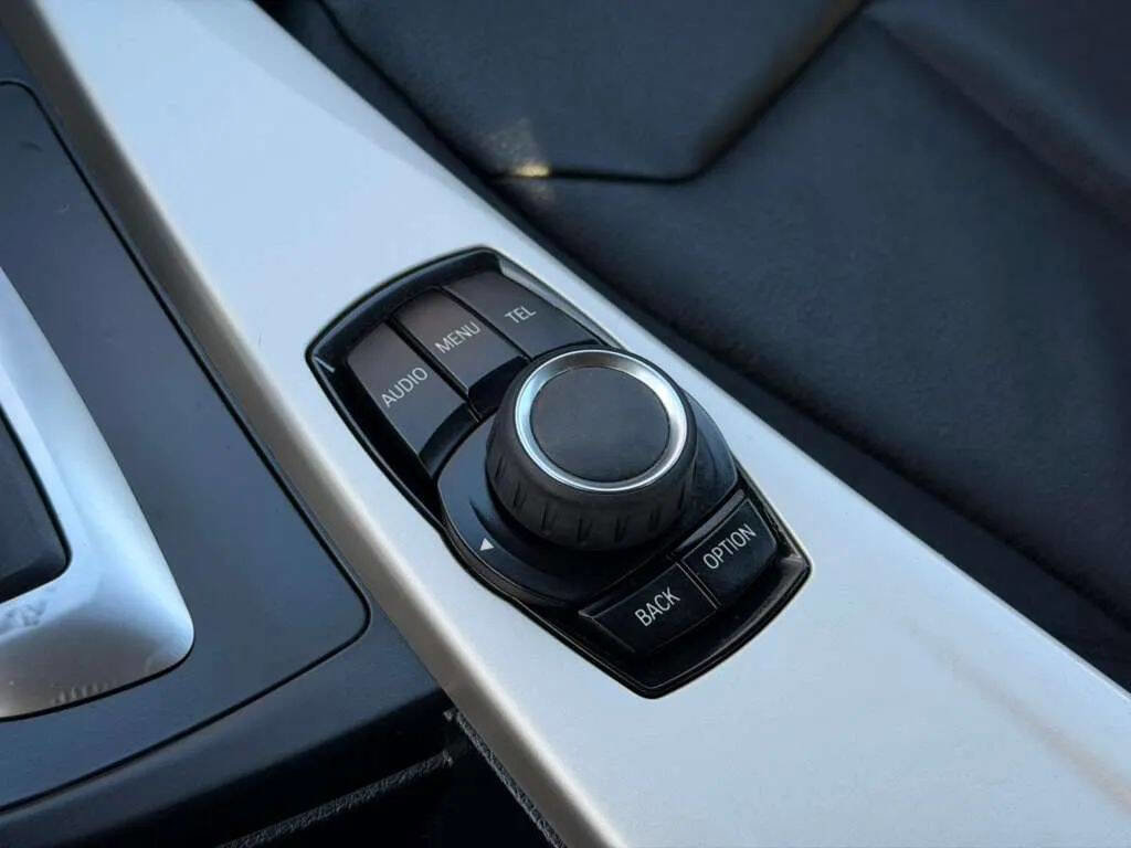 Used 2015 BMW 320i Sedan image 20