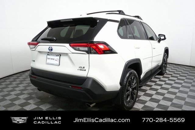 Used 2022 Toyota RAV4 XLE Premium image 3