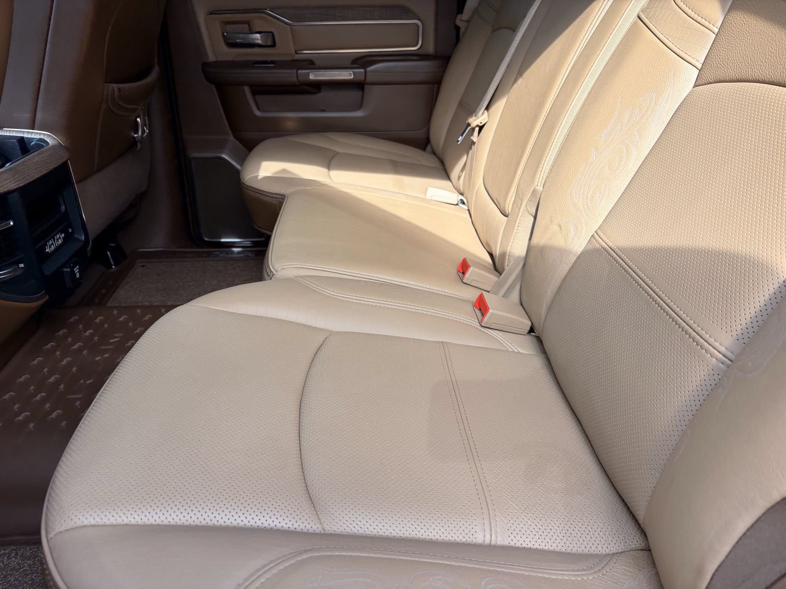 Used 2019 RAM 2500 Limited AWD/4WD image 18