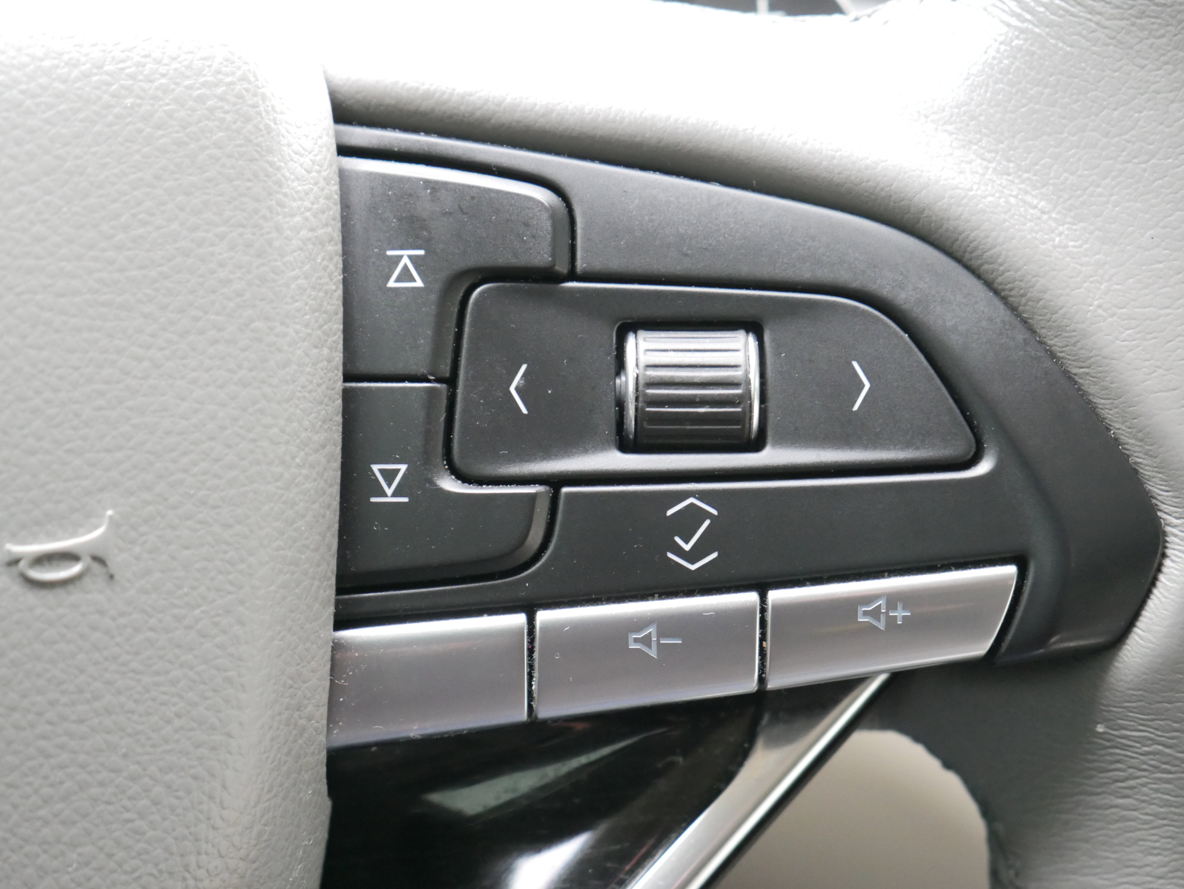 Certified 2022 Cadillac XT6 Premium Luxury w/ Technology Package image 26