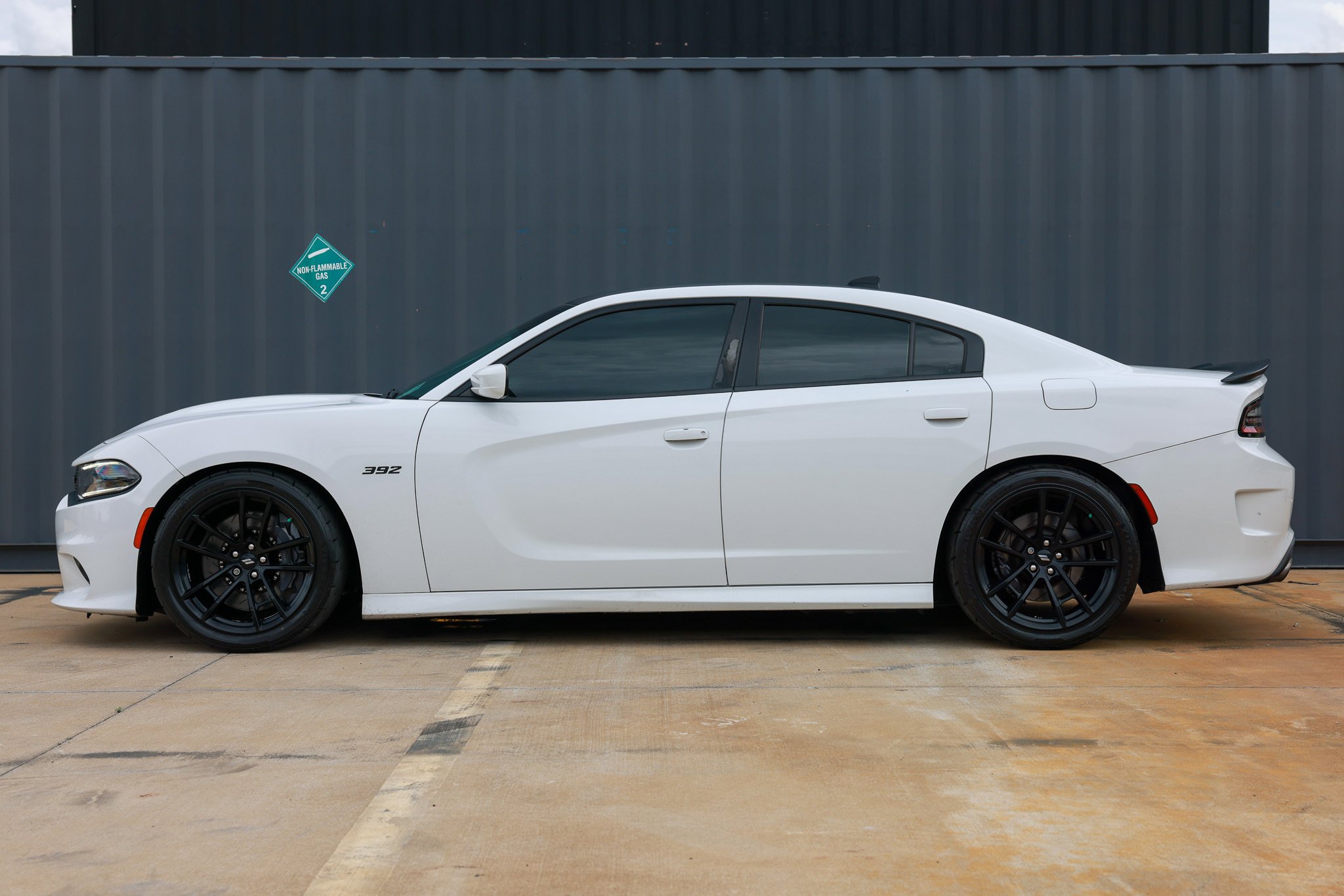 Used 2018 Dodge Charger R/T RWD image 4