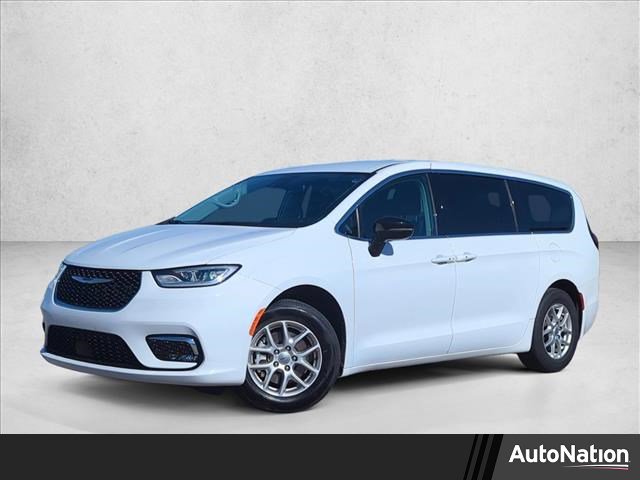 Used 2024 Chrysler Pacifica Touring-L image 1