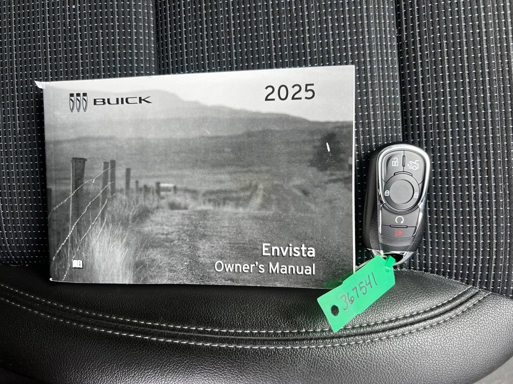 Used 2025 Buick Envista Preferred w/ Convenience I Package FWD image 37