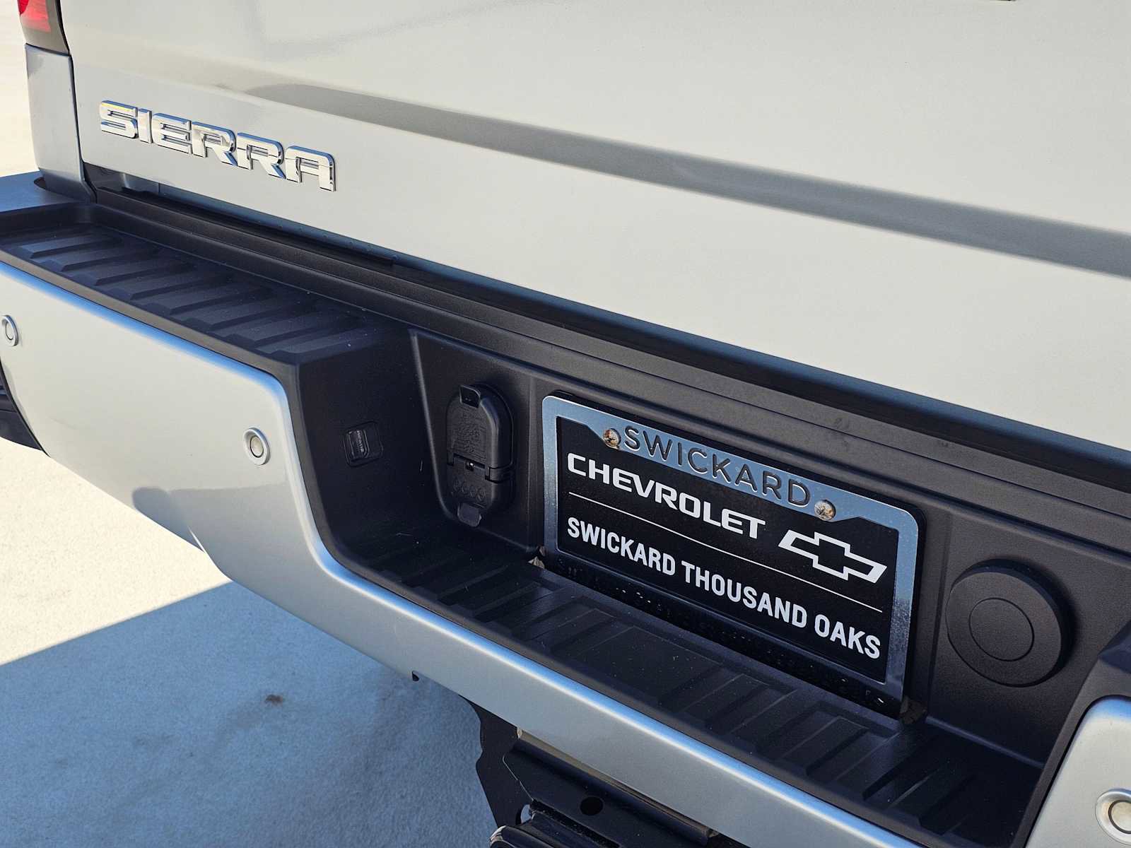 Used 2017 GMC Sierra 2500 Denali w/ Duramax Plus Package AWD/4WD image 13