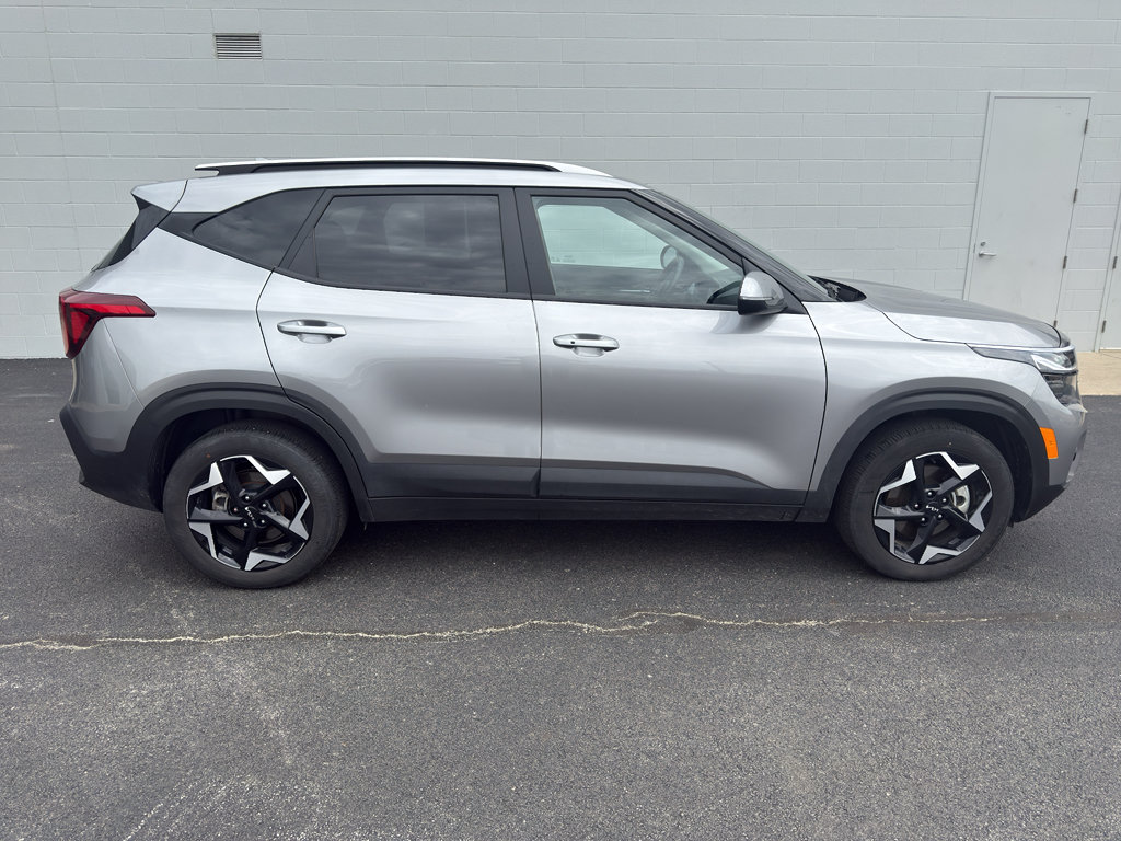 Used 2025 Kia Seltos S AWD/4WD image 6