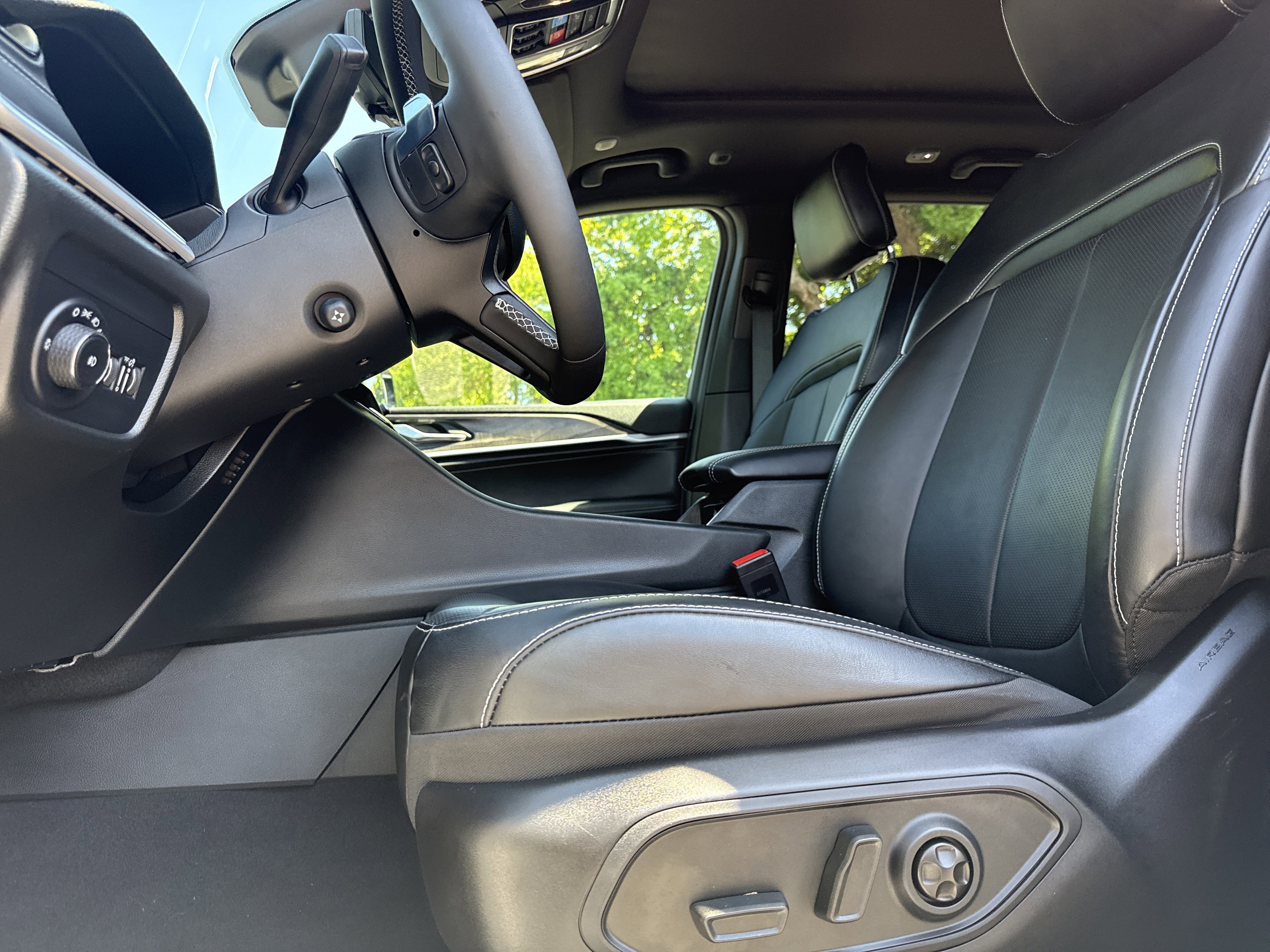 Used 2026 Jeep Grand Cherokee Limited Reserve AWD/4WD image 15