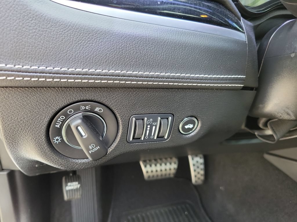 Used 2023 Chrysler 300 C RWD image 24