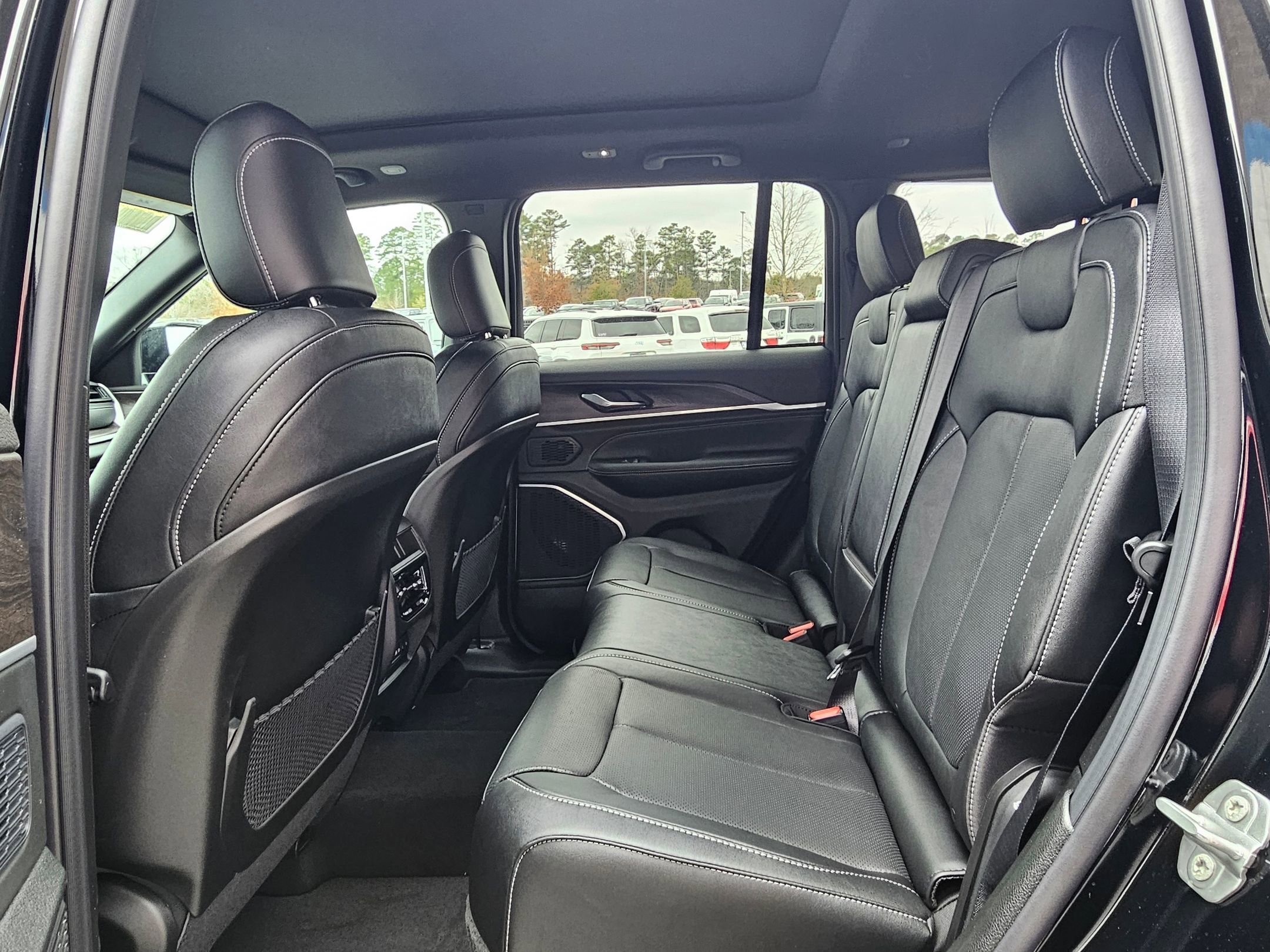 New 2026 Jeep Grand Cherokee Limited Reserve image 23