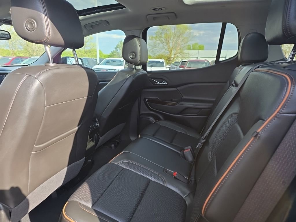 Used 2023 GMC Acadia AT4 w/ Technology Package AWD/4WD image 11