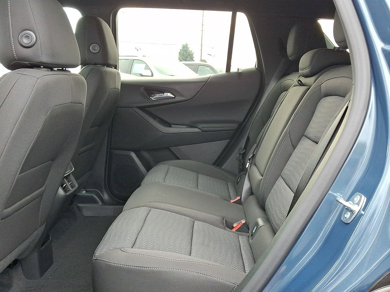 New 2027 Chevrolet Equinox LT w/ Midnight Edition AWD/4WD image 5