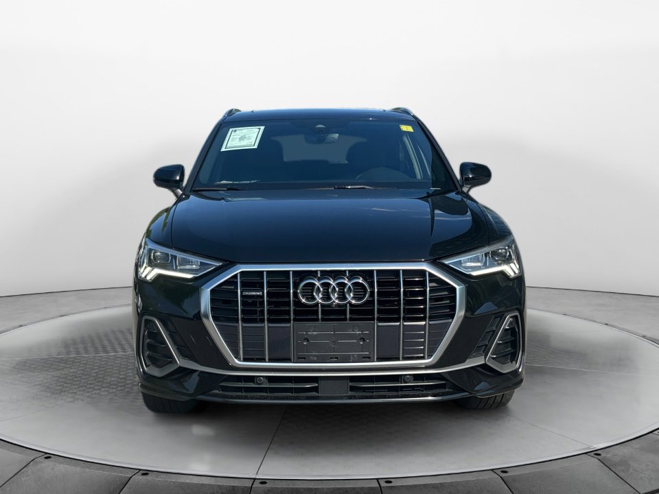 Used 2022 Audi Q3 2.0T Premium Plus AWD/4WD image 2