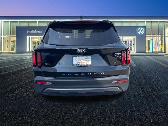 Used 2021 Kia Sorento S image 5