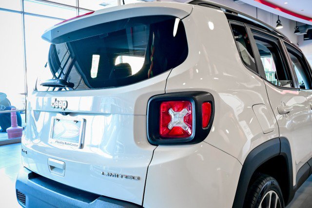 Used 2022 Jeep Renegade Limited w/ Sun, Sound & Wheels Group AWD/4WD image 11