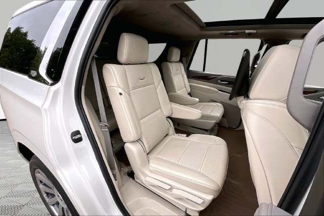 Certified 2024 Cadillac Escalade Premium Luxury Platinum AWD/4WD image 17