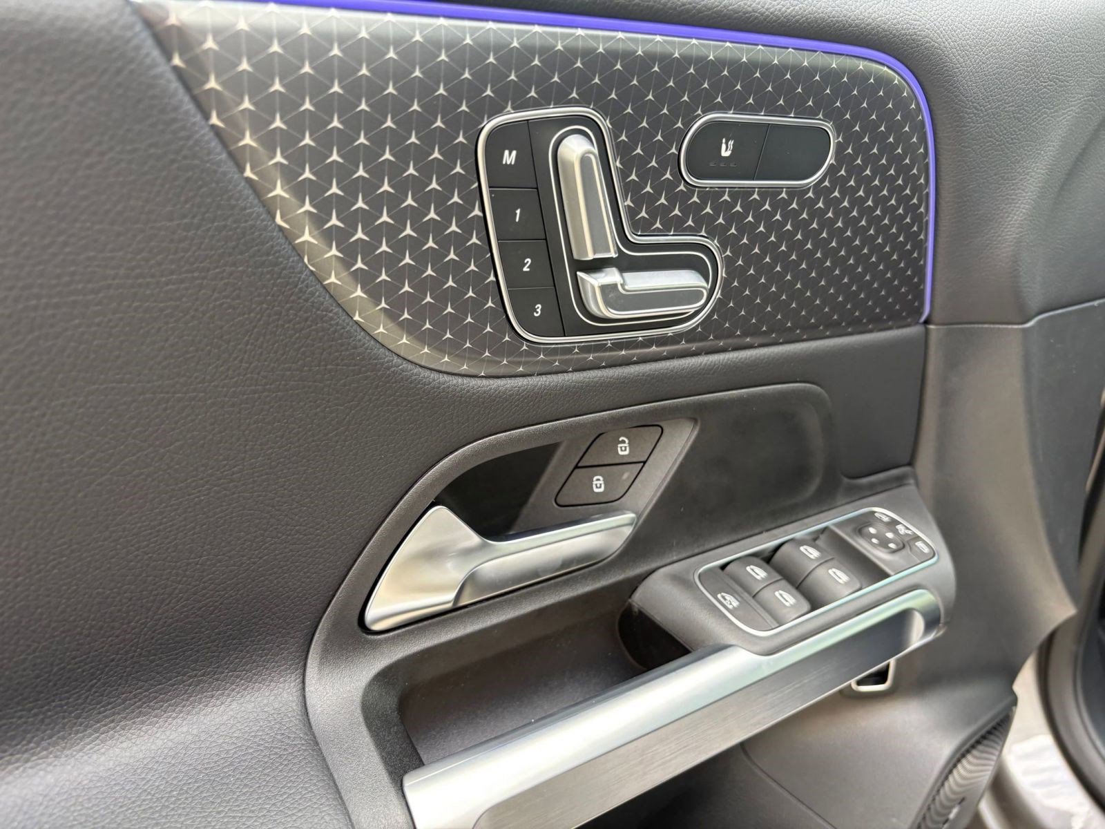 New 2026 Mercedes-Benz GLB 250 4MATIC image 13