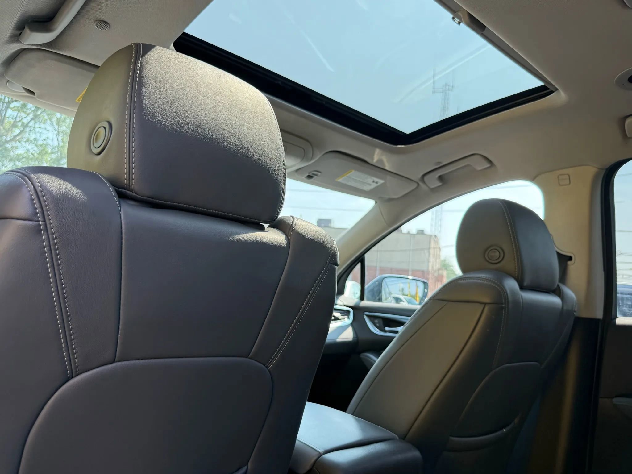 Used 2020 Buick Enclave Essence w/ Sport Touring Edition image 27