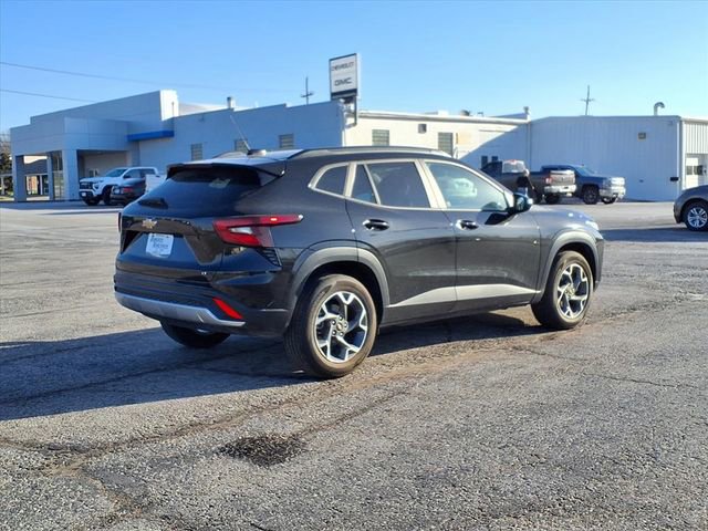 Used 2025 Chevrolet Trax LT w/ LT Convenience Package image 21