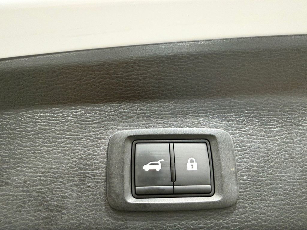 Used 2023 Mitsubishi Outlander SE image 7