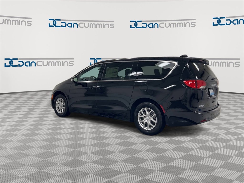 New 2025 Chrysler Voyager LX image 6