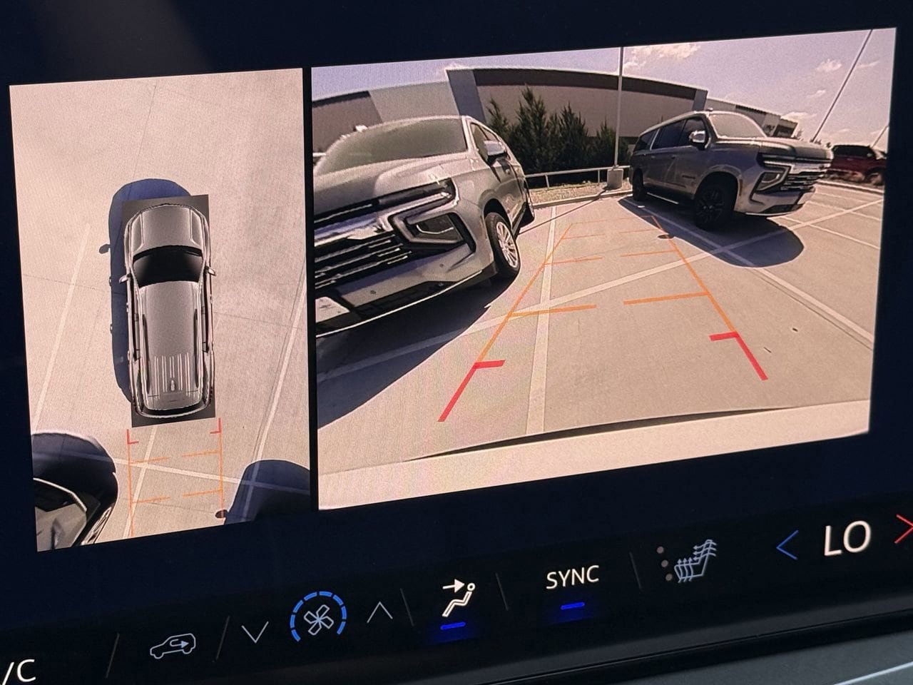 New 2026 Chevrolet Traverse LT w/ Driver Confidence Package FWD image 16