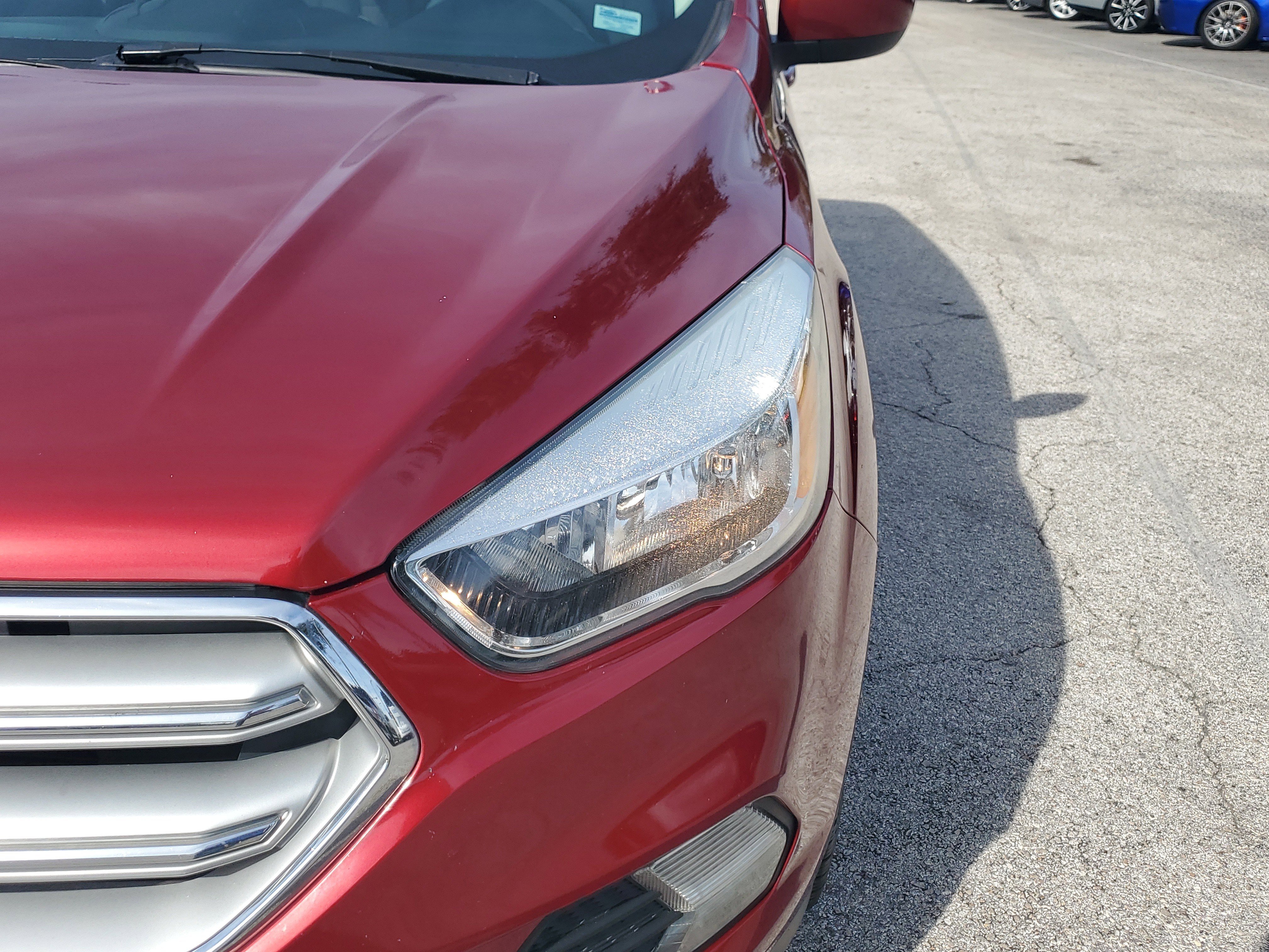 Used 2017 Ford Escape SE image 3
