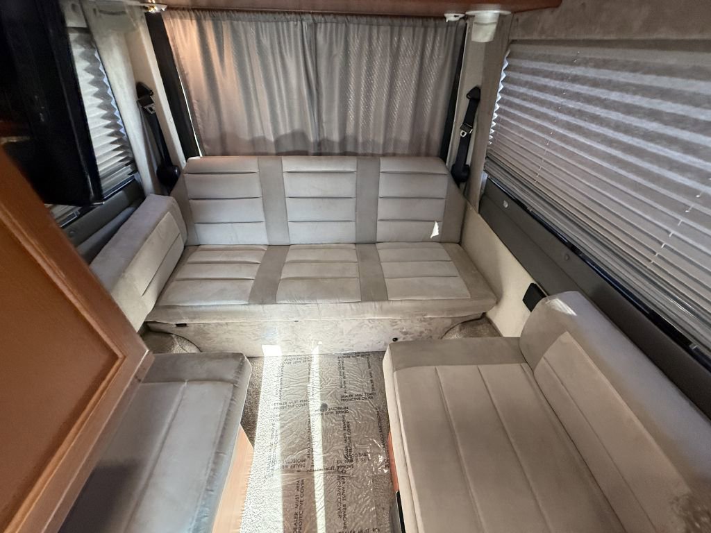 Used 2008 Dodge Sprinter 2500 w/ Trailer Tow Group image 41