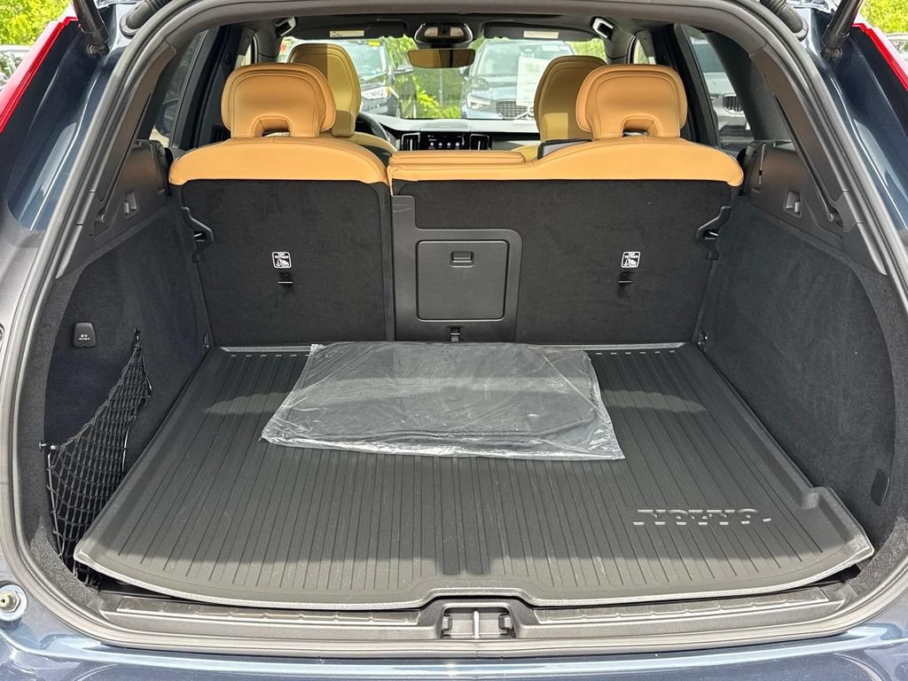 Certified 2023 Volvo XC60 B6 Ultimate w/ Climate Package AWD/4WD image 5