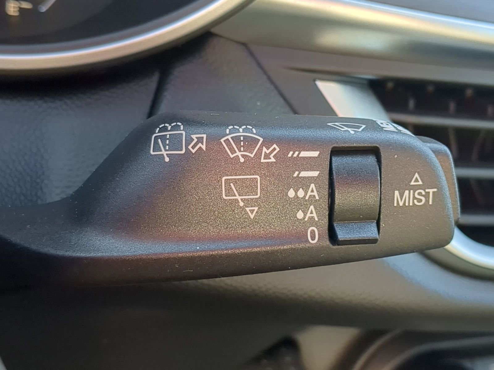 Used 2023 Alfa Romeo Stelvio Ti image 30