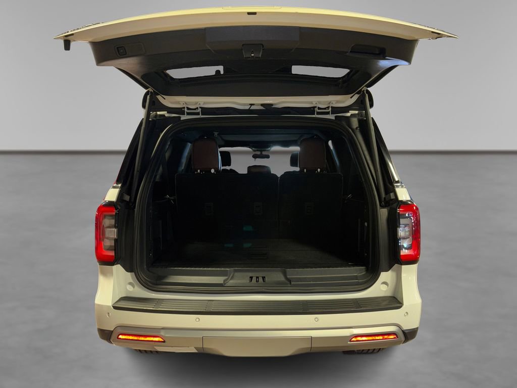 Used 2024 Ford Expedition Max Limited image 11