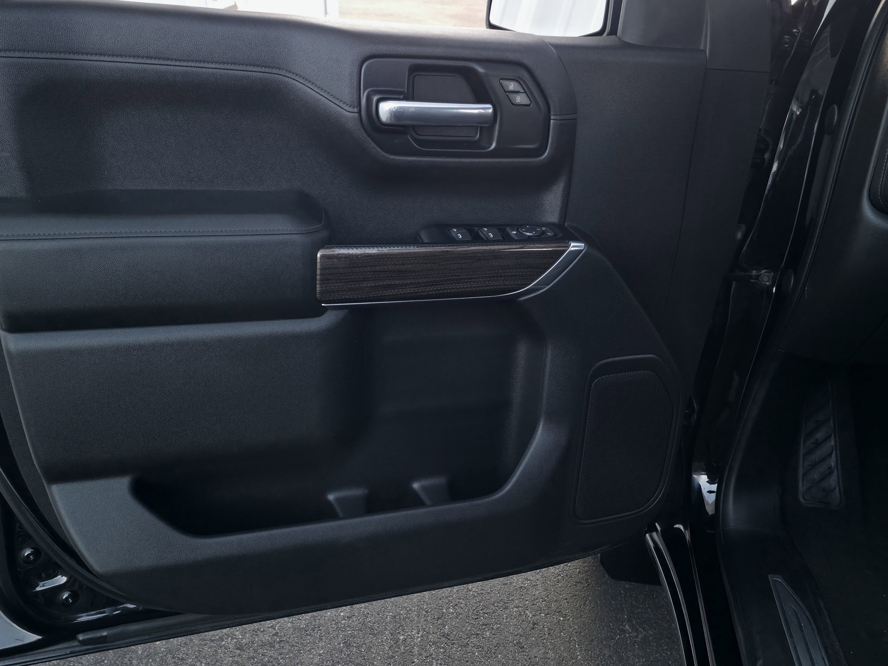 Used 2019 Chevrolet Silverado 1500 LT Trail Boss w/ Convenience Package image 10