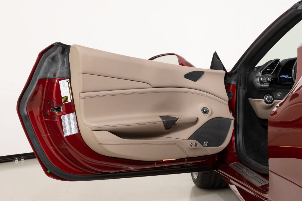 Used 2019 Ferrari 488 Spider RWD image 31