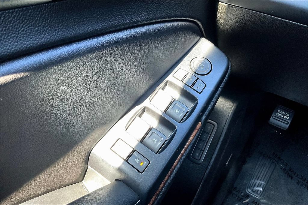 Used 2019 Chevrolet Tahoe Premier w/ Premier Plus Edition RWD image 14