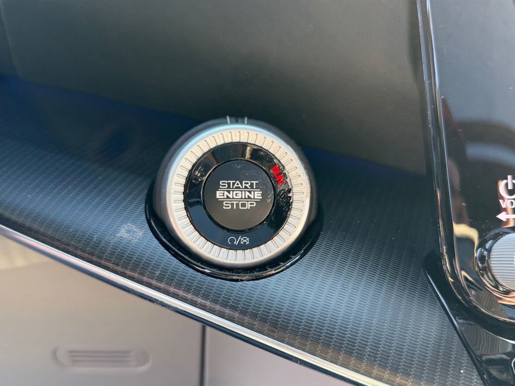 New 2026 Jeep Grand Wagoneer Summit image 18