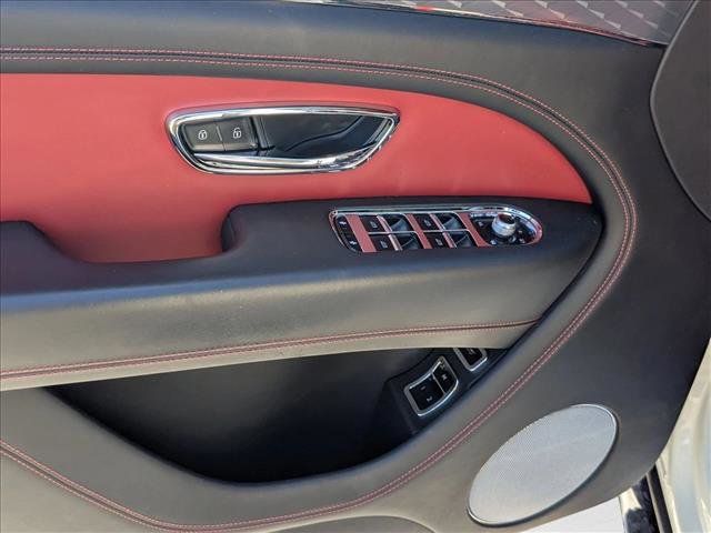 Used 2023 Bentley Bentayga image 6