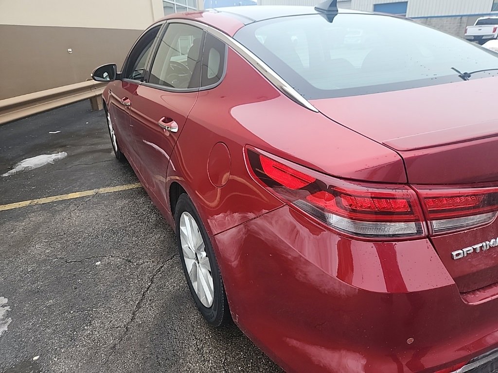 Used 2018 Kia Optima S w/ Panoramic Sunroof Package image 2