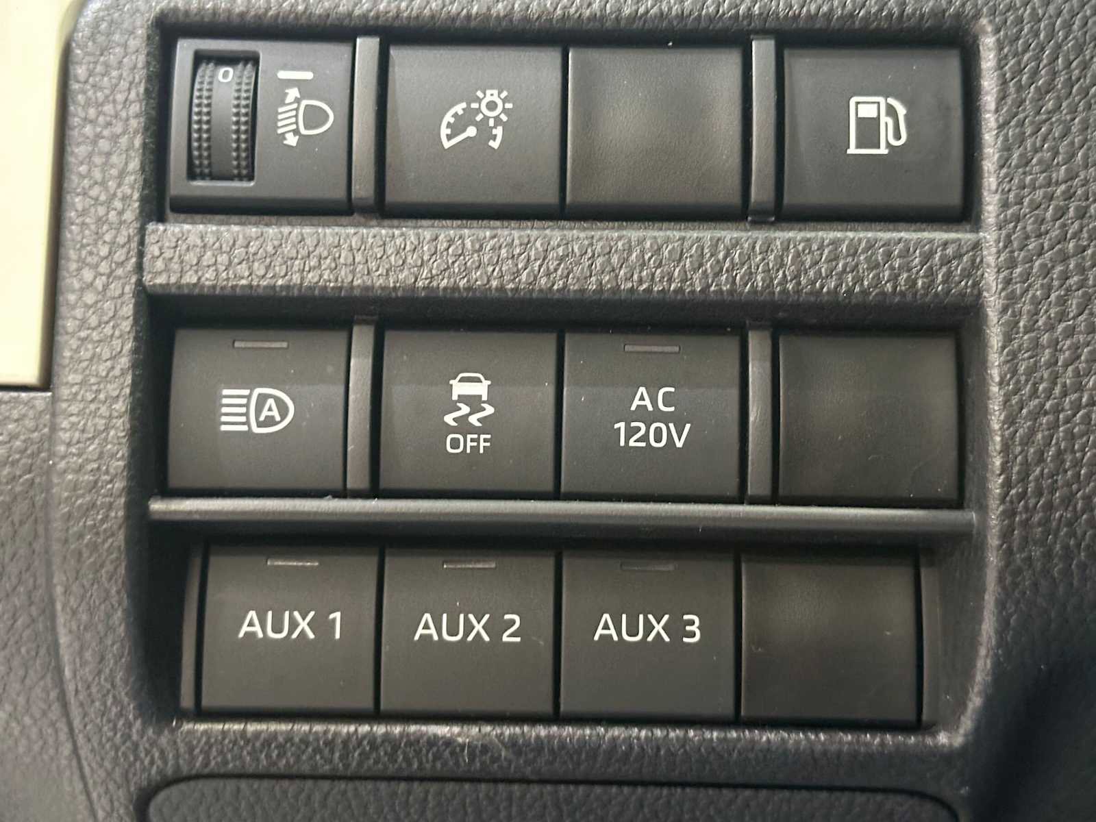 Certified 2024 Toyota Tacoma TRD Off-Road w/ TRD Off Road Upgrade Package AWD/4WD image 18