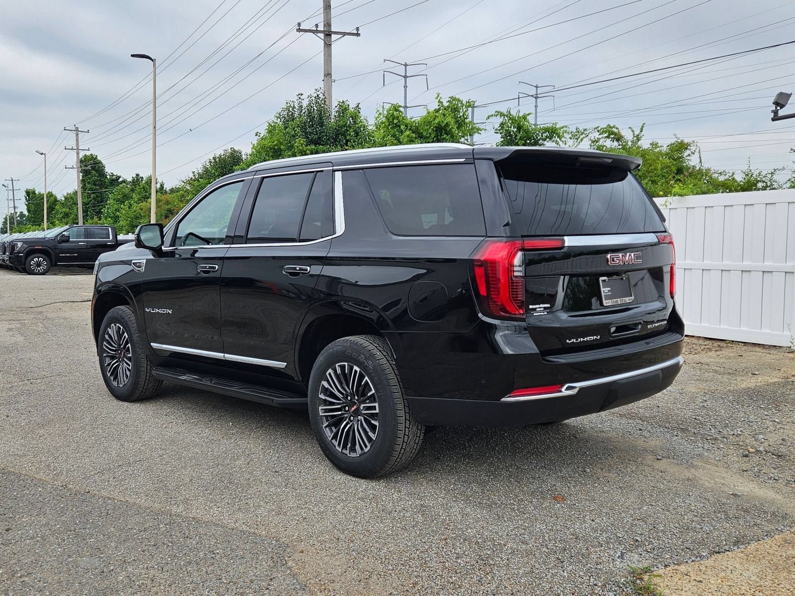 New 2026 GMC Yukon Elevation AWD/4WD image 3