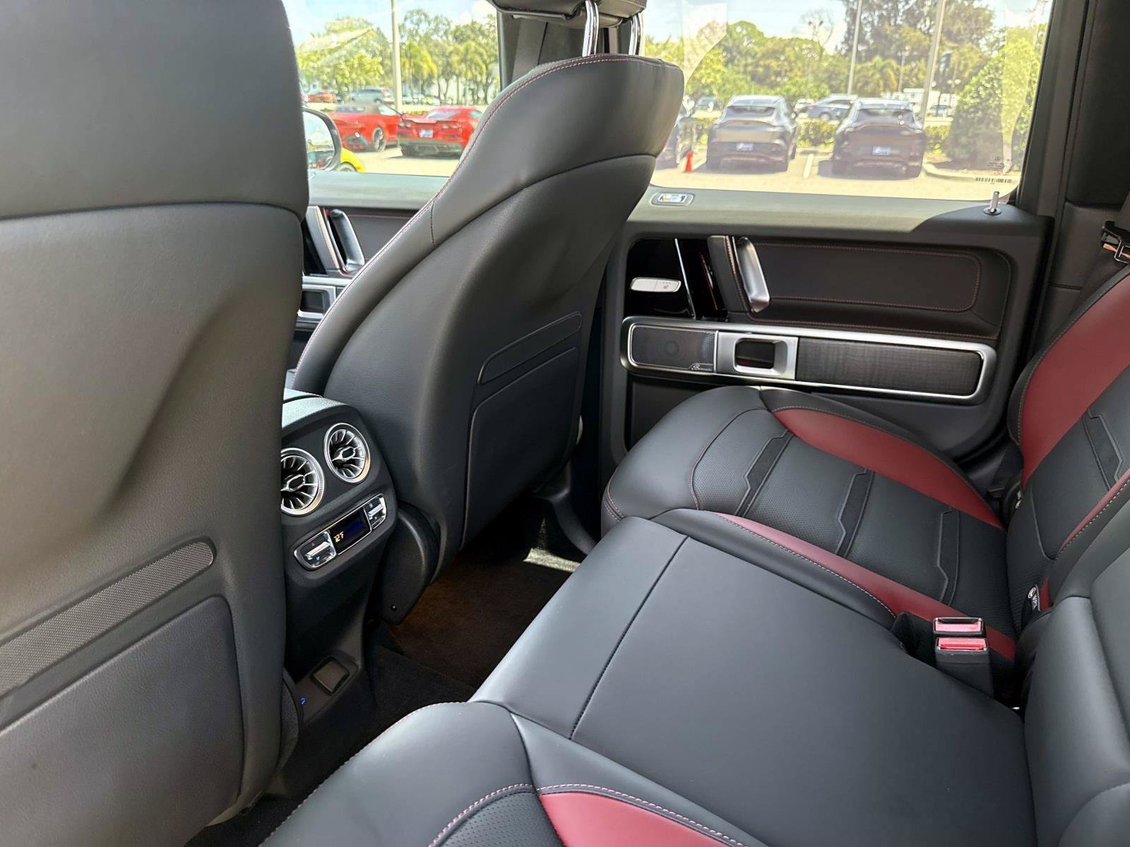 Certified 2025 Mercedes-Benz G 63 AMG 4MATIC w/ AMG Performance Package image 15