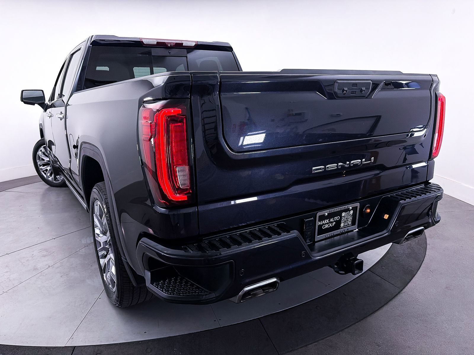 Used 2022 GMC Sierra 1500 Denali w/ Denali Reserve Package AWD/4WD image 12